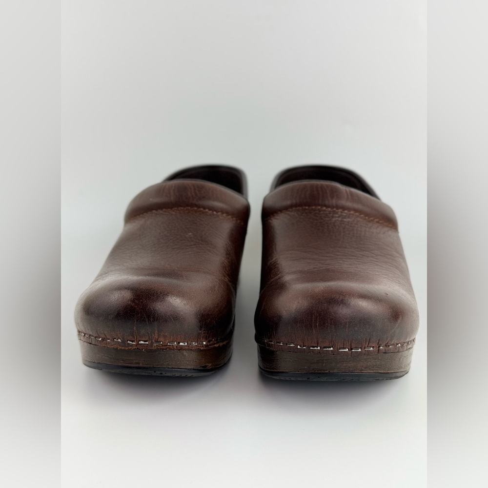 Dansko Women's Brown Leather Professional Clogs, Slip-on, Size 37 (US 6.5) - Picture 5 of 13